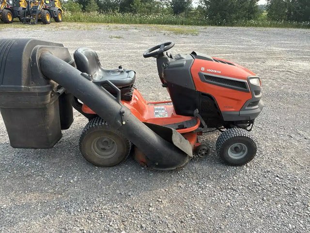 2012 Husqvarna YTH2042 Tracteur à pelouse