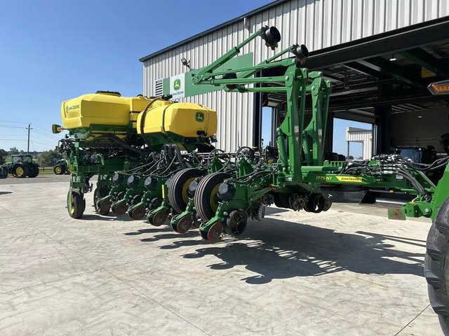 2024 John Deere 1775NT Planteur