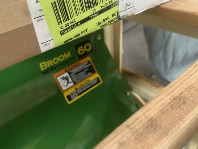 2024 John Deere 60HDB Balayeur