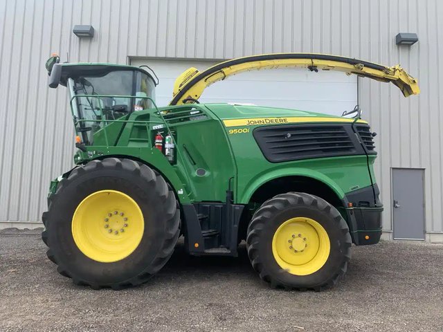 2023 John Deere 9500 Batteuse