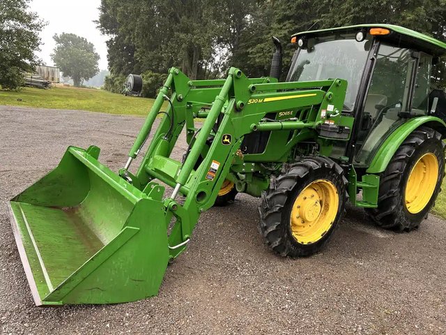 2022 John Deere 5065E Tracteur