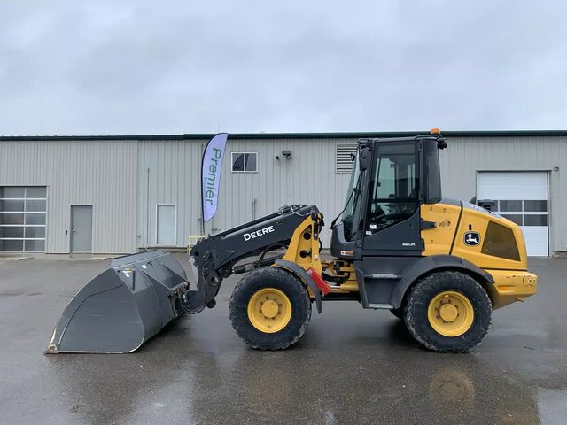 2025 John Deere 326 P chargeuse à direction à glissement