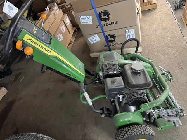 2024 John Deere 220E tondeuse de terrain de golf