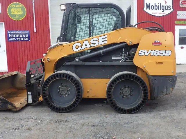 2022 Case SV185B chargeuse à direction à glissement
