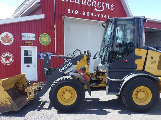 2021 DEERE 244L Chargeur sur roues
