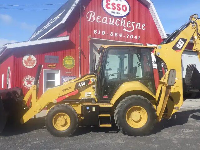 2018 Caterpillar 440 Excavatrice
