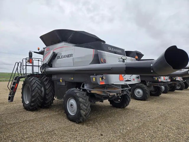 2022 Gleaner S98 Batteuse