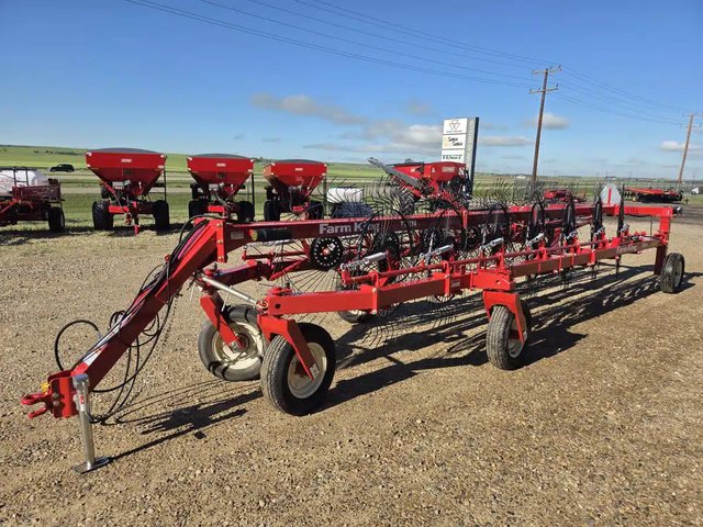 2026 Farm King TVR 14 râteau