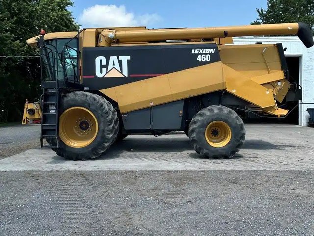 2001 CLAAS LEXION 460 Batteuse