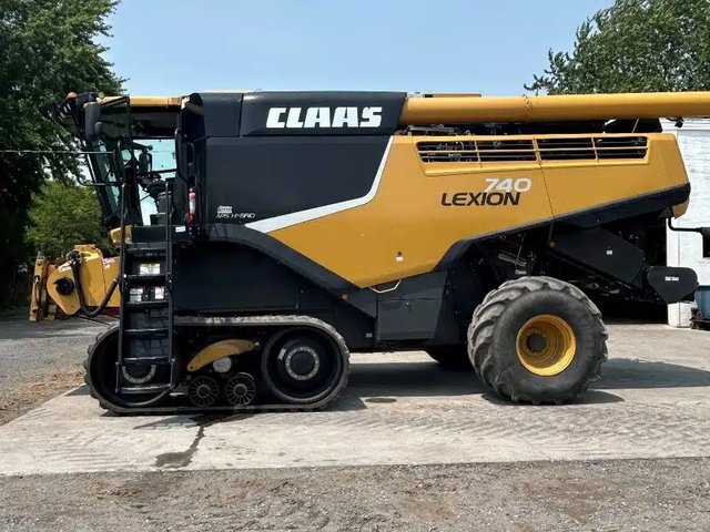 2017 CLAAS LEXION 740TT Batteuse