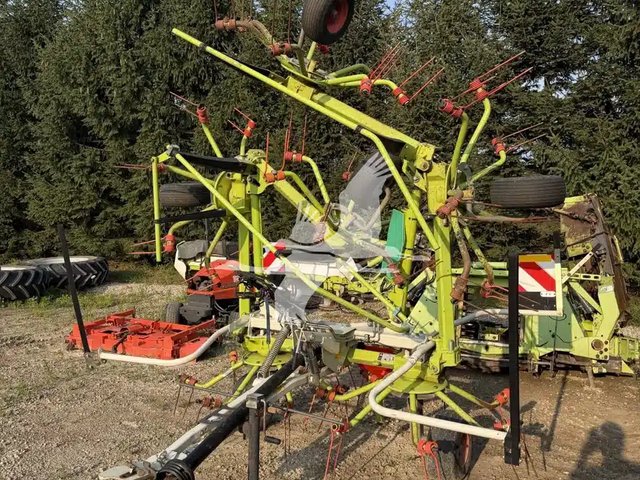 2017 CLAAS Volto 800 TH Tedder