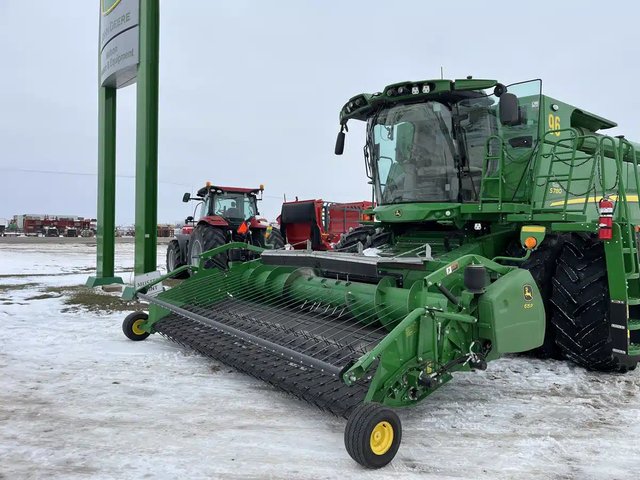 2018 John Deere 615P Nez - Ramasseur