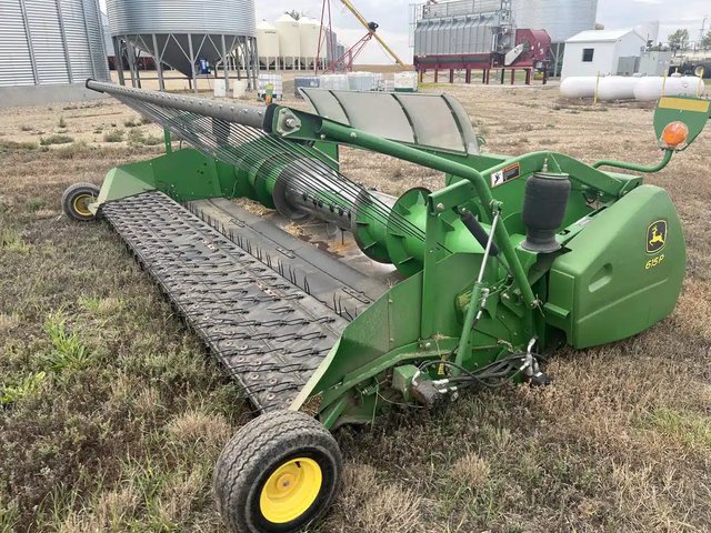 2009 John Deere 615P Nez - Ramasseur
