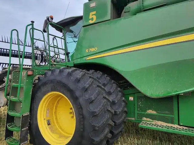 2018 John Deere S780 Batteuse