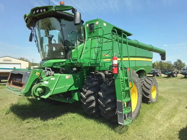 2018 John Deere S790 Batteuse
