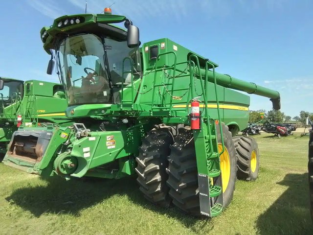 2018 John Deere S790 Batteuse