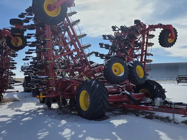 2023 Bourgault 3335QDA W/9950 Semoir à air
