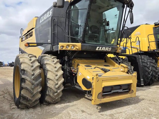2019 CLAAS LEXION 740 Batteuse