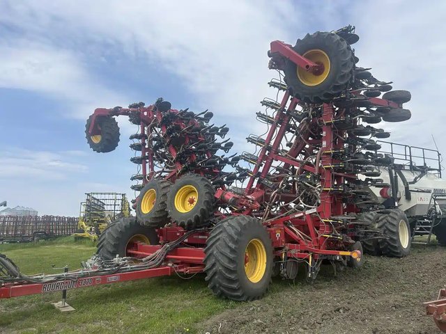 2017 Bourgault 3320QDA W/71300 Semoir à air