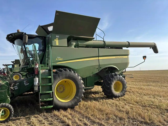 2020 John Deere S780 Batteuse