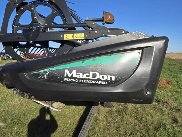 2015 MacDon FD75