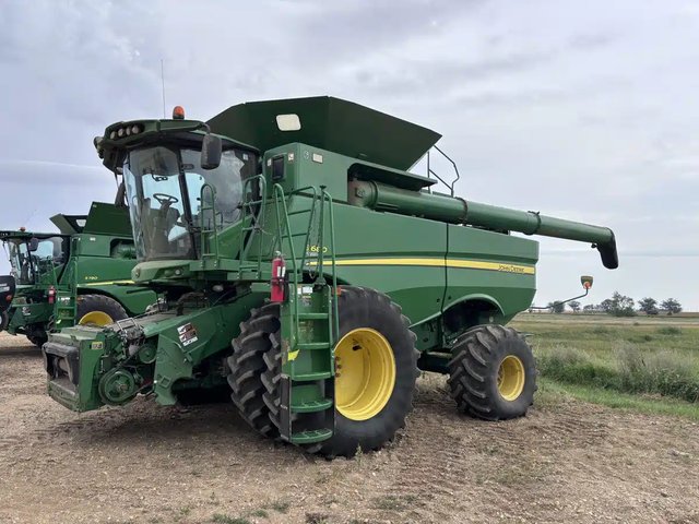 2015 John Deere S680 Batteuse