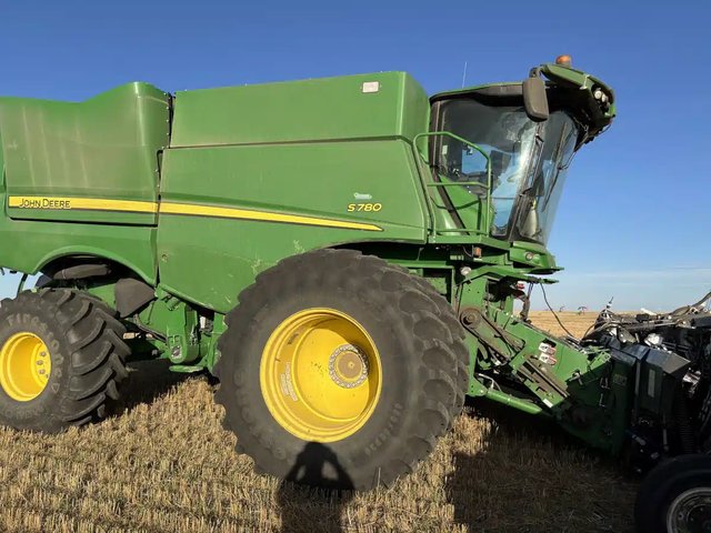 2020 John Deere S780 Batteuse