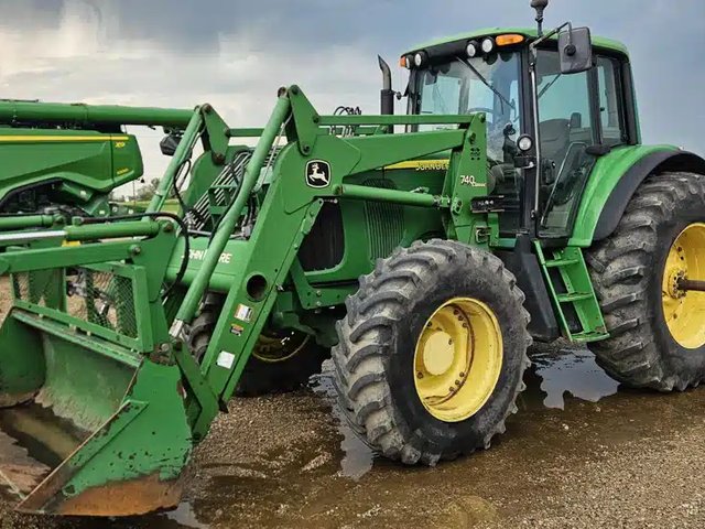 2005 John Deere 7520 Tracteur