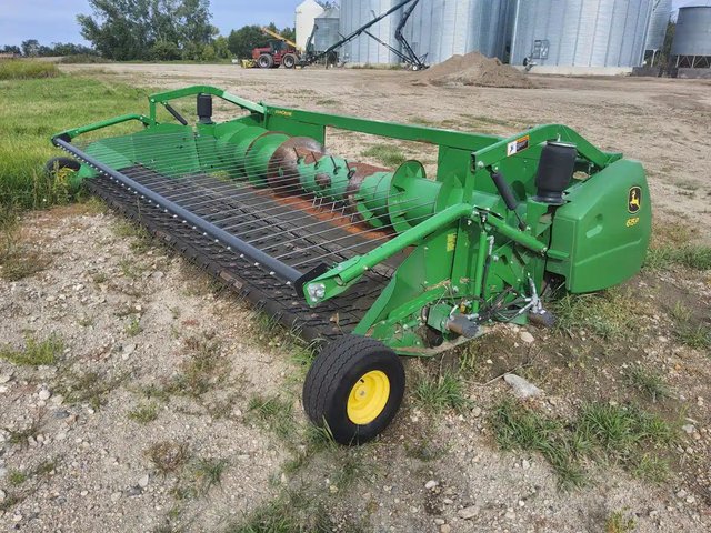 2017 John Deere 615P Nez - Ramasseur
