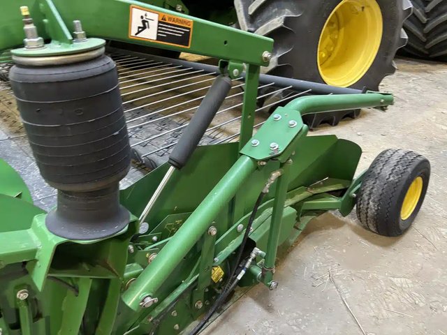 2011 John Deere 615P Nez - Ramasseur