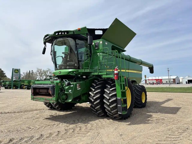 2018 John Deere S790 Batteuse