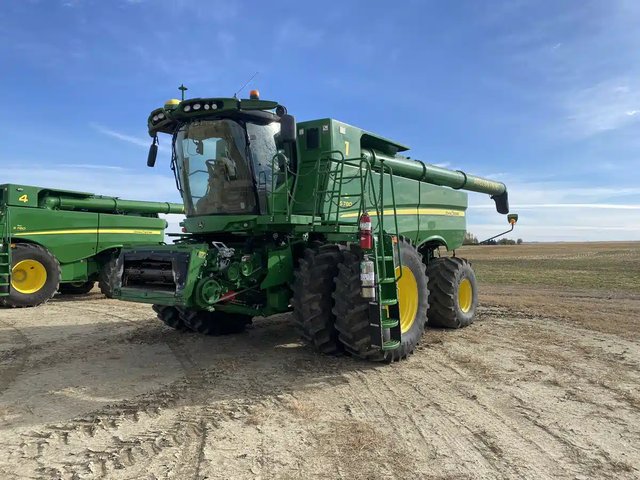 2019 John Deere S780 Batteuse