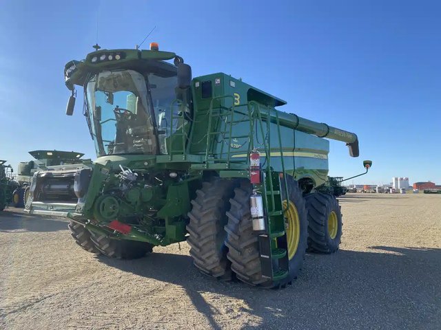 2019 John Deere S780 Batteuse