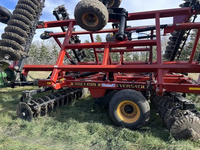 2023 Versatile viking 37 Labour vertical