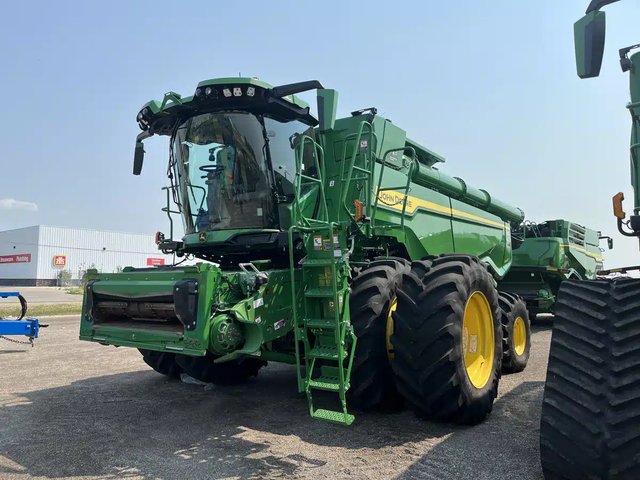 2022 John Deere X9 1000 Batteuse