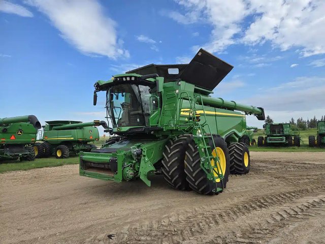 2024 John Deere X9 1000 Batteuse