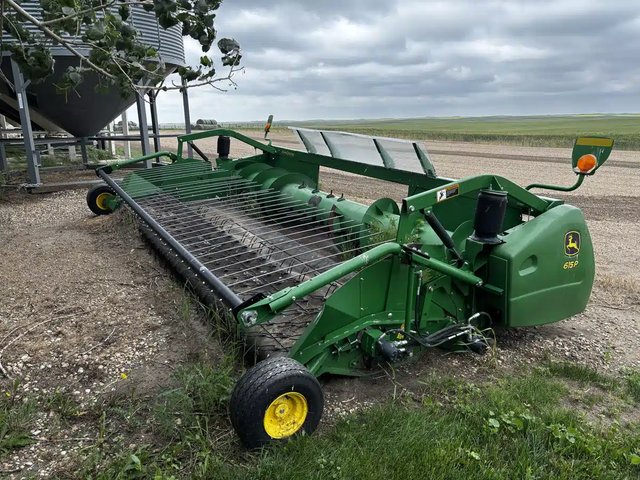 2016 John Deere 615P Nez - Ramasseur