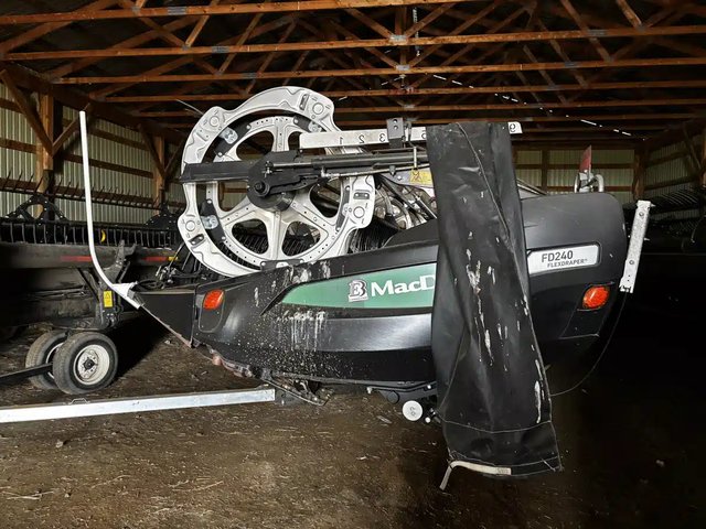 2023 MacDon FD240