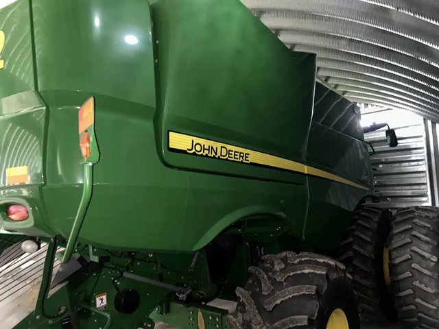 2017 John Deere S690 Batteuse