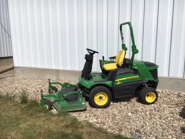 2015 John Deere 1570 Tondeuse frontale