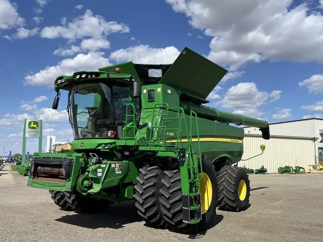 2020 John Deere S780 Batteuse