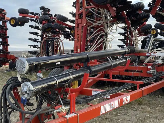 2015 Bourgault 3720 Semoir à air