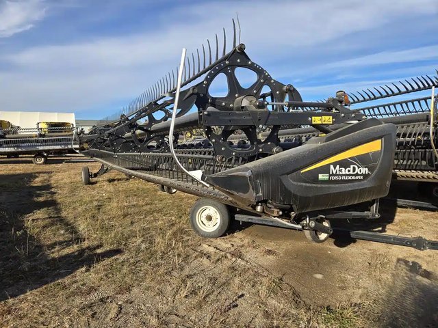 2017 MacDon FD75