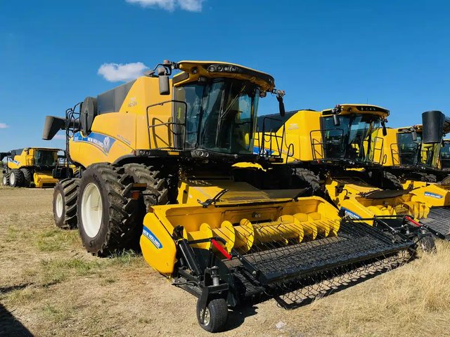 2022 New Holland CR9.90Z Batteuse
