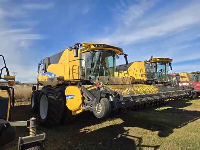 2023 New Holland CR8.90Z Batteuse