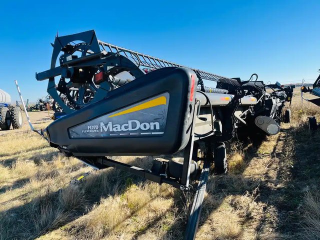 2012 MacDon FD70 Nez - Toile/Tapis
