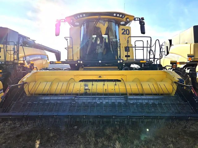 2020 New Holland CX8.90Z Batteuse