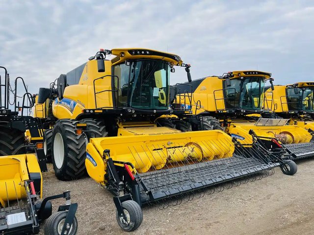 2023 New Holland CR9.90Z Batteuse