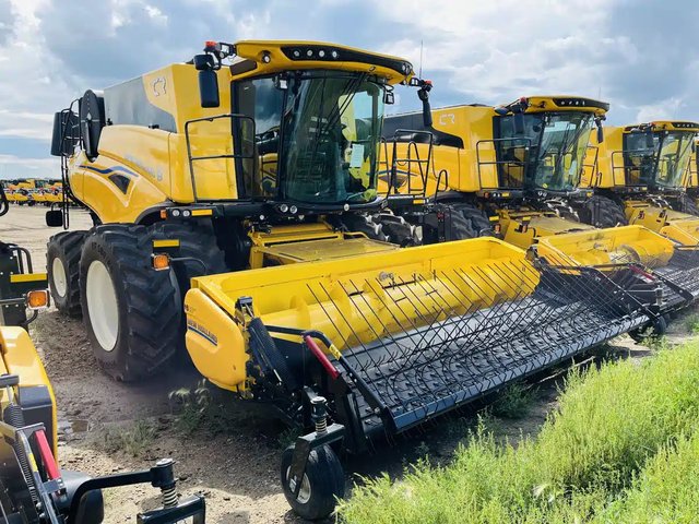2025 New Holland CR9.90Z Batteuse