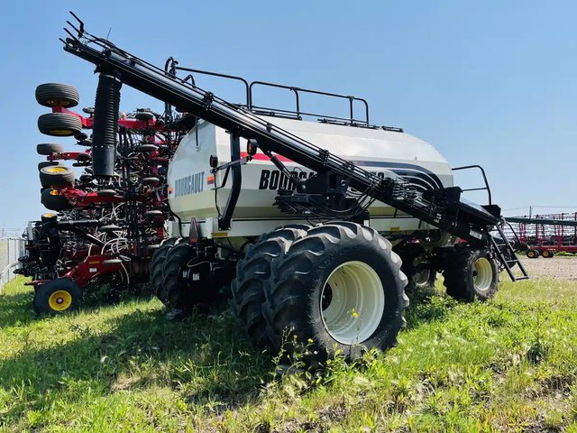 2016 Bourgault L6450 Remorque pneumatique